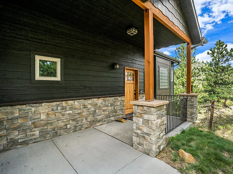 1355 Broadview Rd — Photo 3