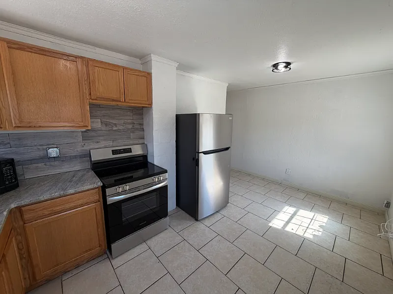 2 bed, 525 sqft, $1,089 — Photo 2