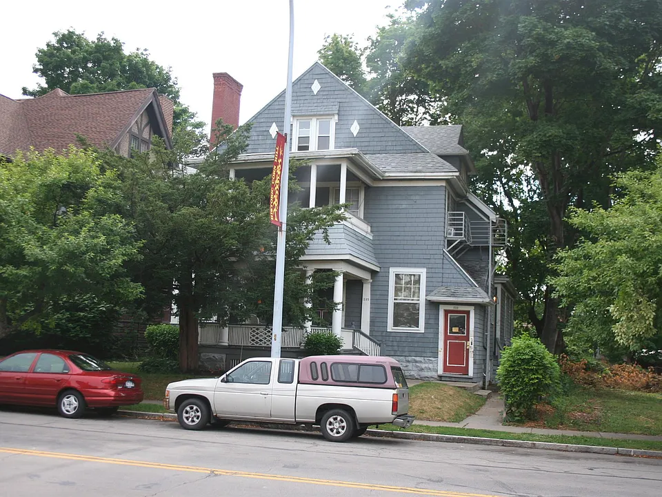 229 S Plymouth Ave