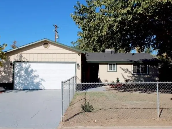 874 E Cleveland Avenue, Porterville, CA 93257