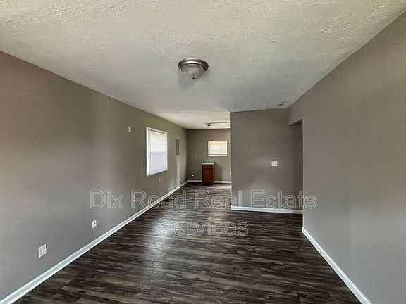 5th image of 3626 Runyon Ave