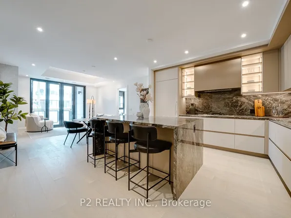 2 Forest Hill Rd #208, Toronto, ON M4V 0B7