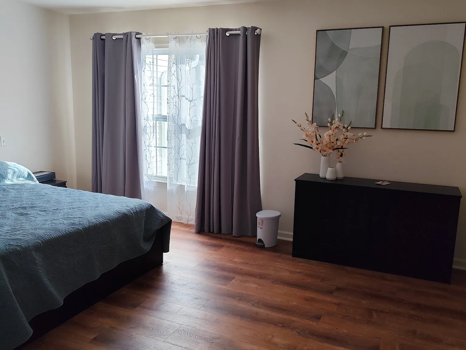 2 bed, 2.5 bath, 1300 sqft, $3,280 — Photo 2