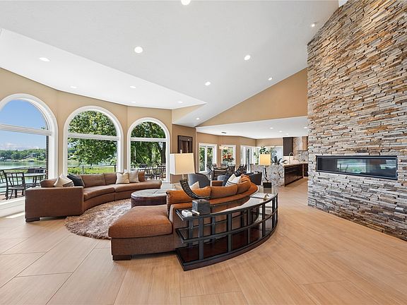 4th image of 110 Hillcrest Rdg