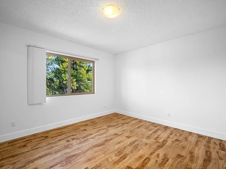 823 E Wilson Ave #C — Photo 14