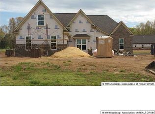 2 E Craft Rd, Byhalia, MS 38611