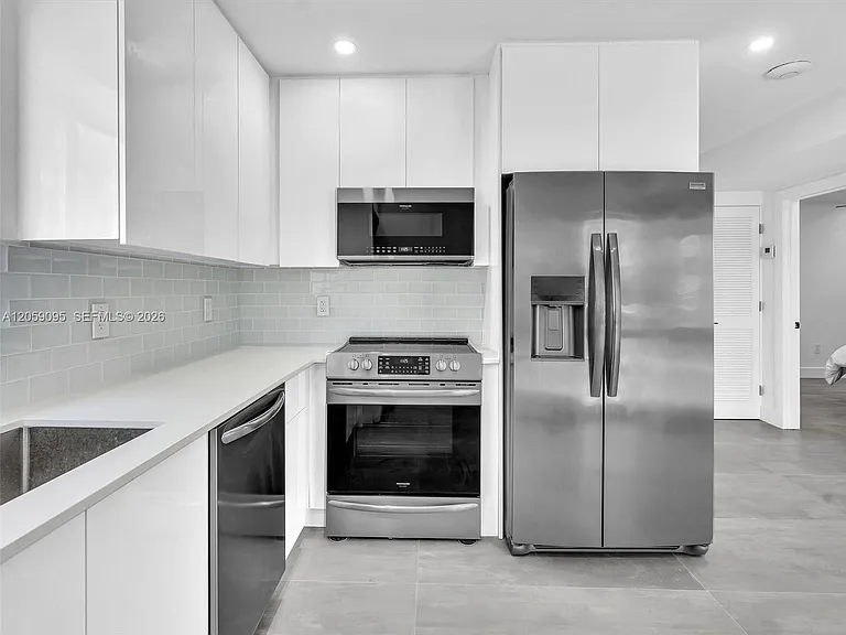 11900 N Bayshore Dr #207 — Photo 7