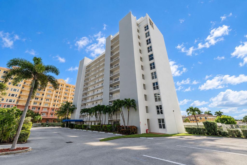 1391 S Ocean Boulevard #805, photo 2