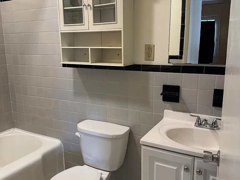 106 W Main St #10 — Photo 7