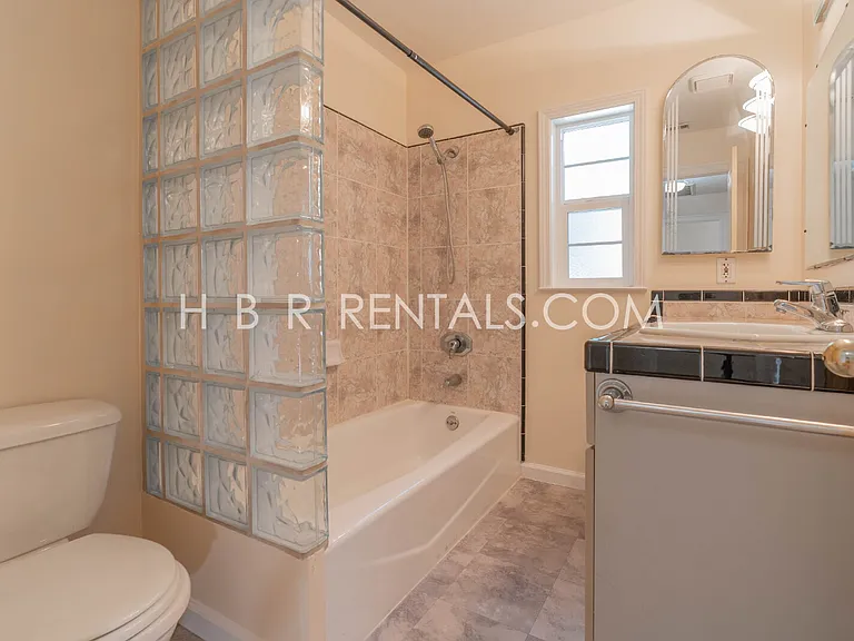 1650 Bessie Ave — Photo 10