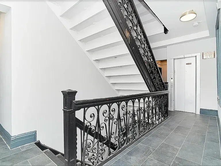 75 Baxter St #5A — Photo 7