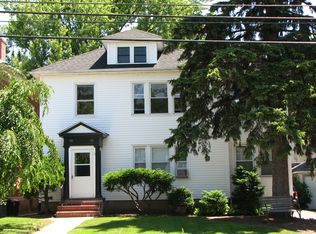 90 Lancaster Rd, West Hartford, CT 06119