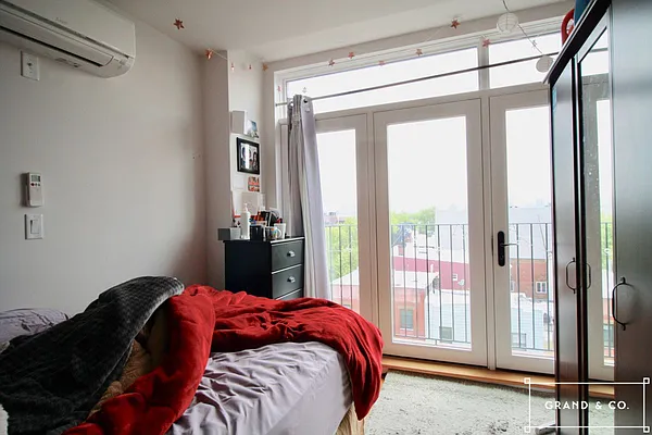 Rented by Grand & Co. | media 63