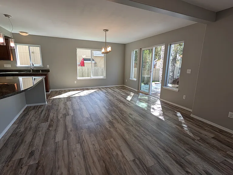 12934 Rosser Dr — Photo 7