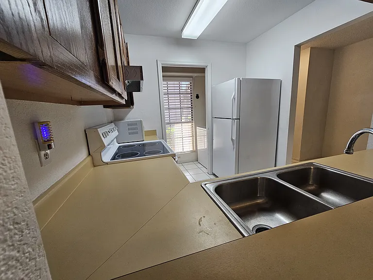 1961 N Hartford St #1021 — Photo 12