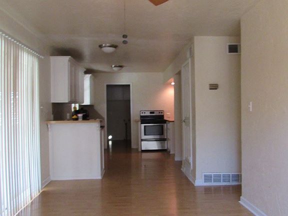 5th image of 312 NW 62nd St