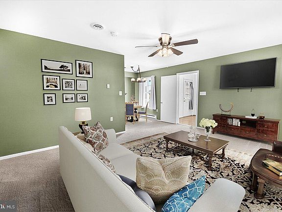 4th image of 5811 Box Elder Ct #B