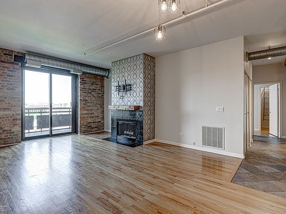 5th image of 1735 W Diversey Pkwy APT 416