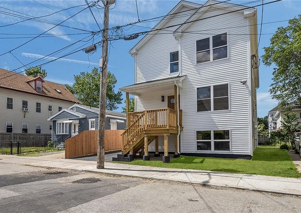 1st image of 129 Briggs St