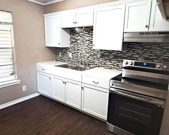 5th image of 412 N 1st St #2