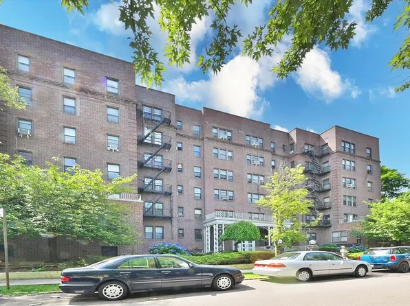 17040 Highland Ave APT 607, Queens, NY 11432