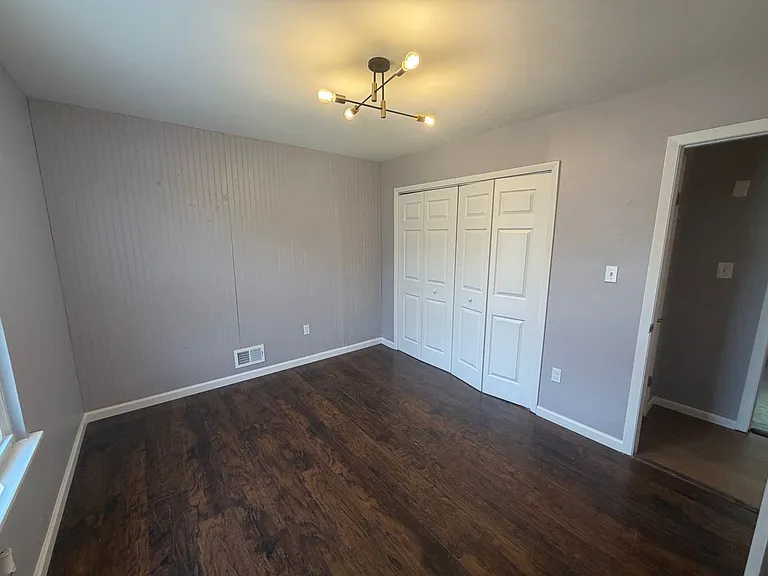 725 Birmingham Ave — Photo 6