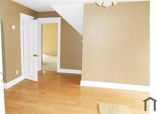 2 bed, $800 — Photo 2