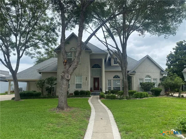 104 Woodcreek Cir, Victoria, TX 77904