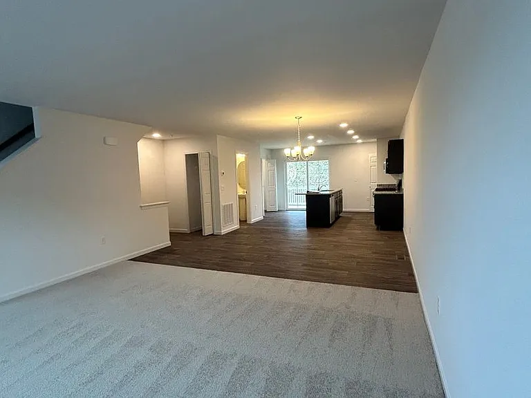 6 Meredith Way — Photo 11