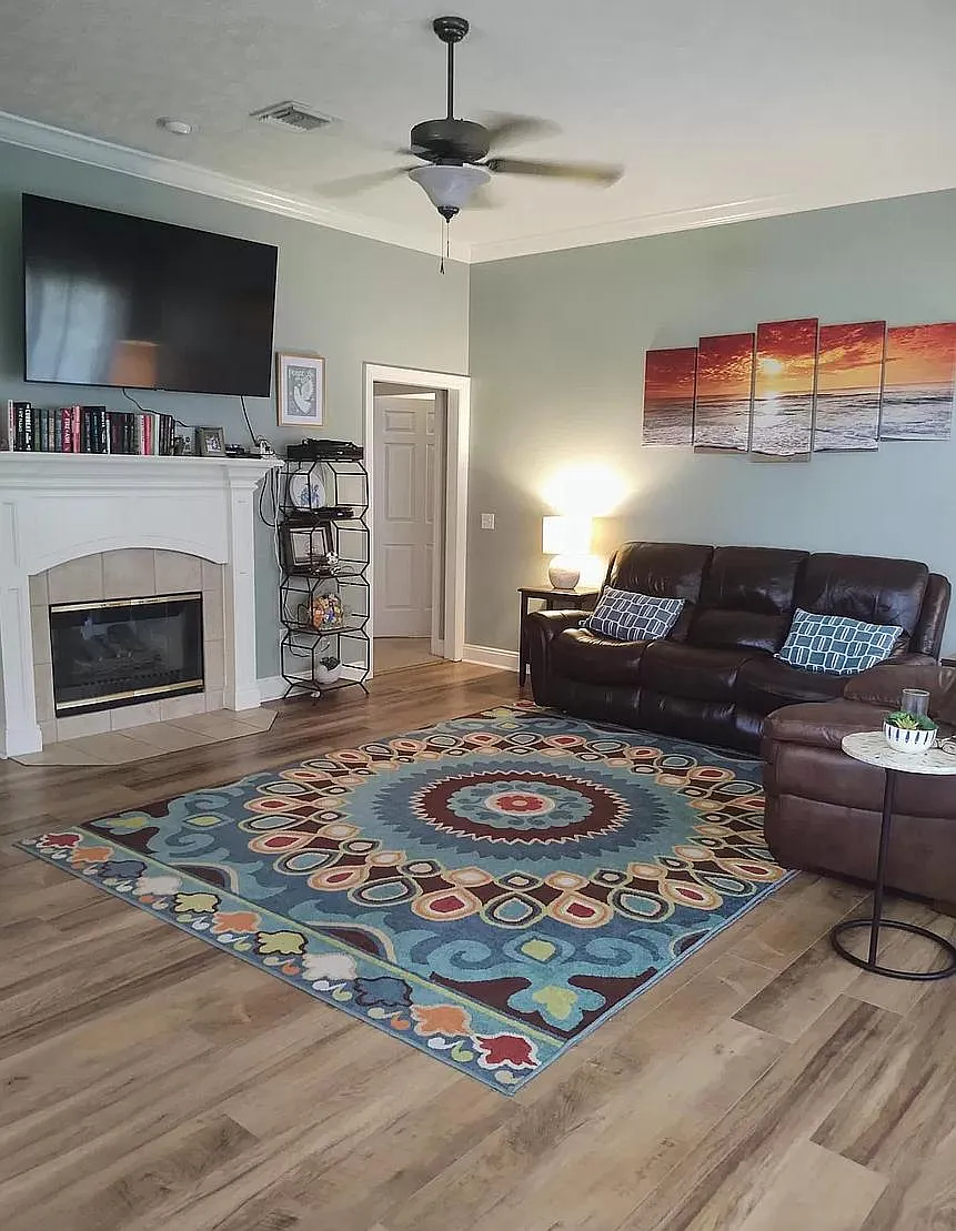 305 Brady Way — Photo 3
