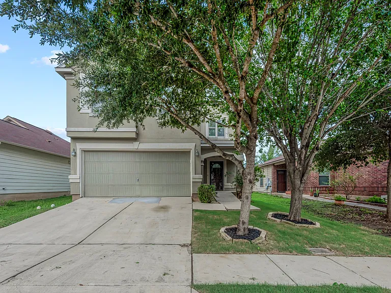 9012 Edmundsbury Dr — Photo 2