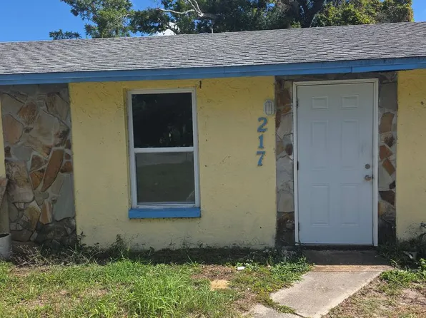 217 58th Ave E, Bradenton, FL 34203