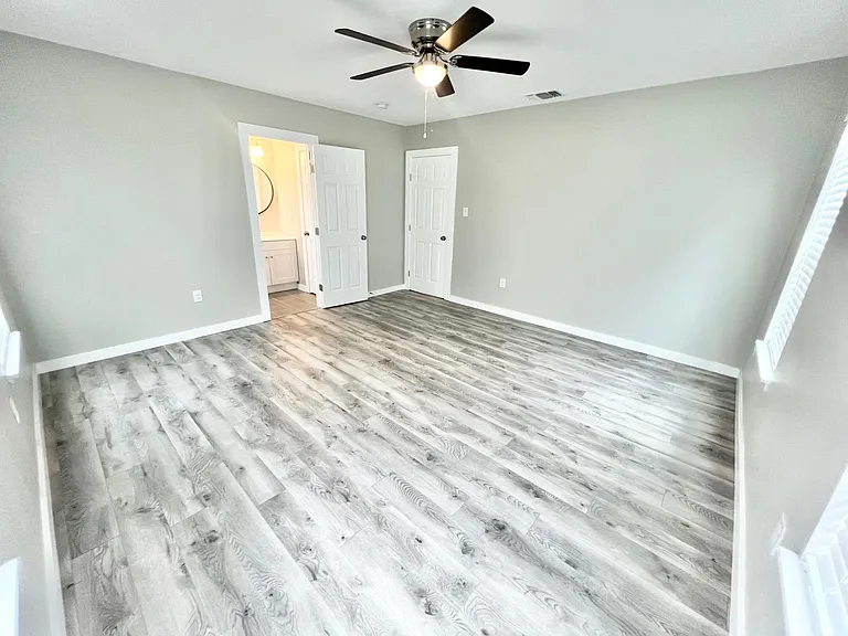 2035 Waverly Ave — Photo 29