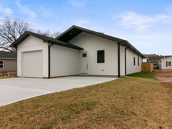 3rd image of 14 Warren St