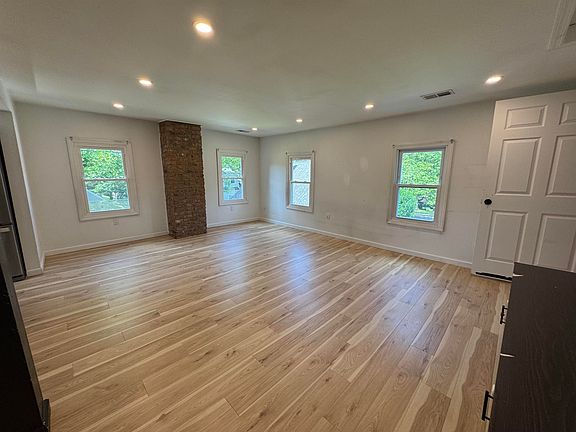 3rd image of 561 E Passaic Ave Floor 2
