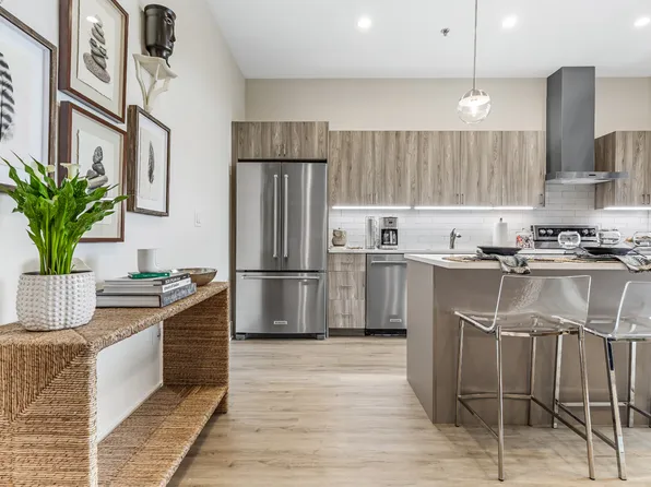 Maeve on Madison, 435 Madison St #7840a62dd, Oak Park, IL 60302