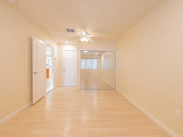 4113 Edison St — Photo 12