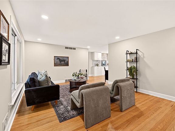 5th image of 60 Brian Dr