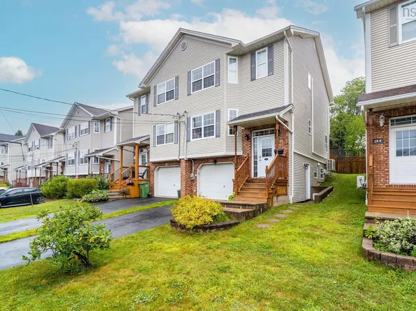 142 Stoneybrook Ct, Halifax, NS B3M 3J7