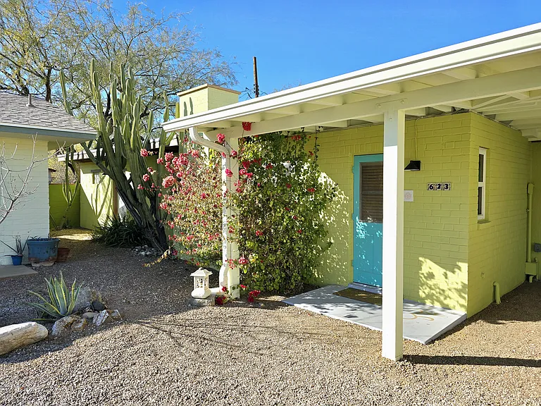 623 N Jerrie Ave — Photo 3