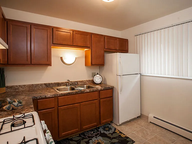 Arbor Glen Apartments — Photo 17