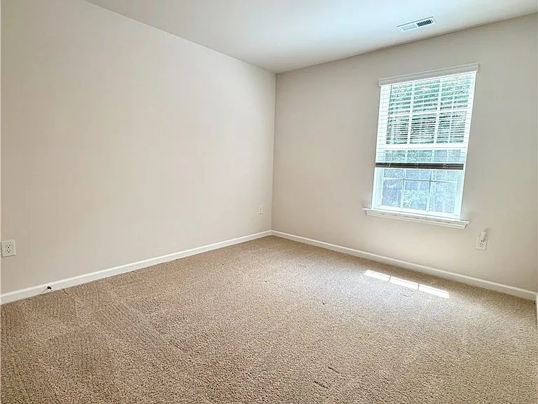 305 Robert Pl — Photo 26