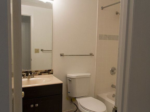 5th image of 563 Kosciuszko St #1