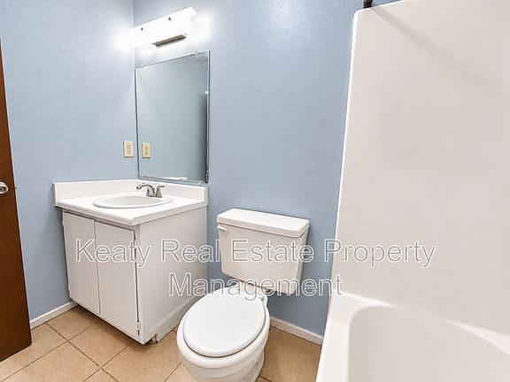3rd image of 108 Meudon St Unit B