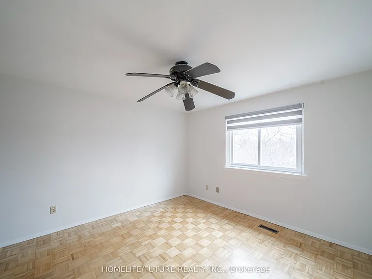 8 Coltman Cres — Photo 17