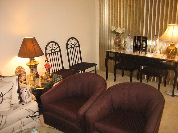 4th image of 236 Upminster Cir