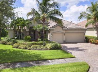 8736 Hideaway Harbor Ct, Naples, FL 34120