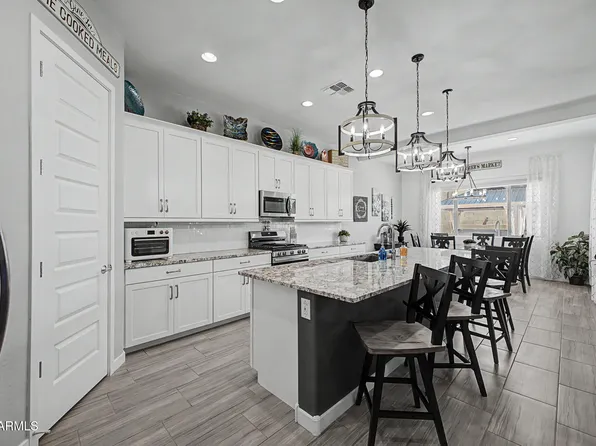 18904 W LAUREL Lane, Surprise, AZ 85388