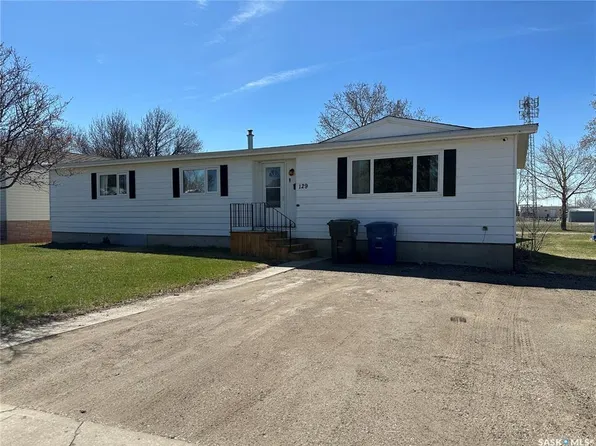 129 Laing CRESCENT, Weyburn, SK S4H 2R8