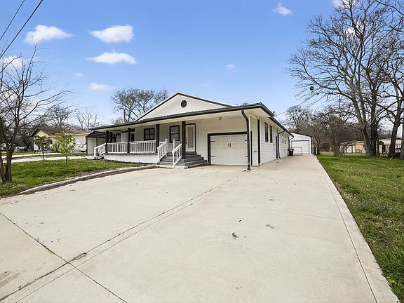 4th image of 204 Dewitt St